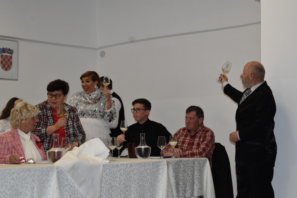 Hlapičina Sommelier predstava dan žena (5)