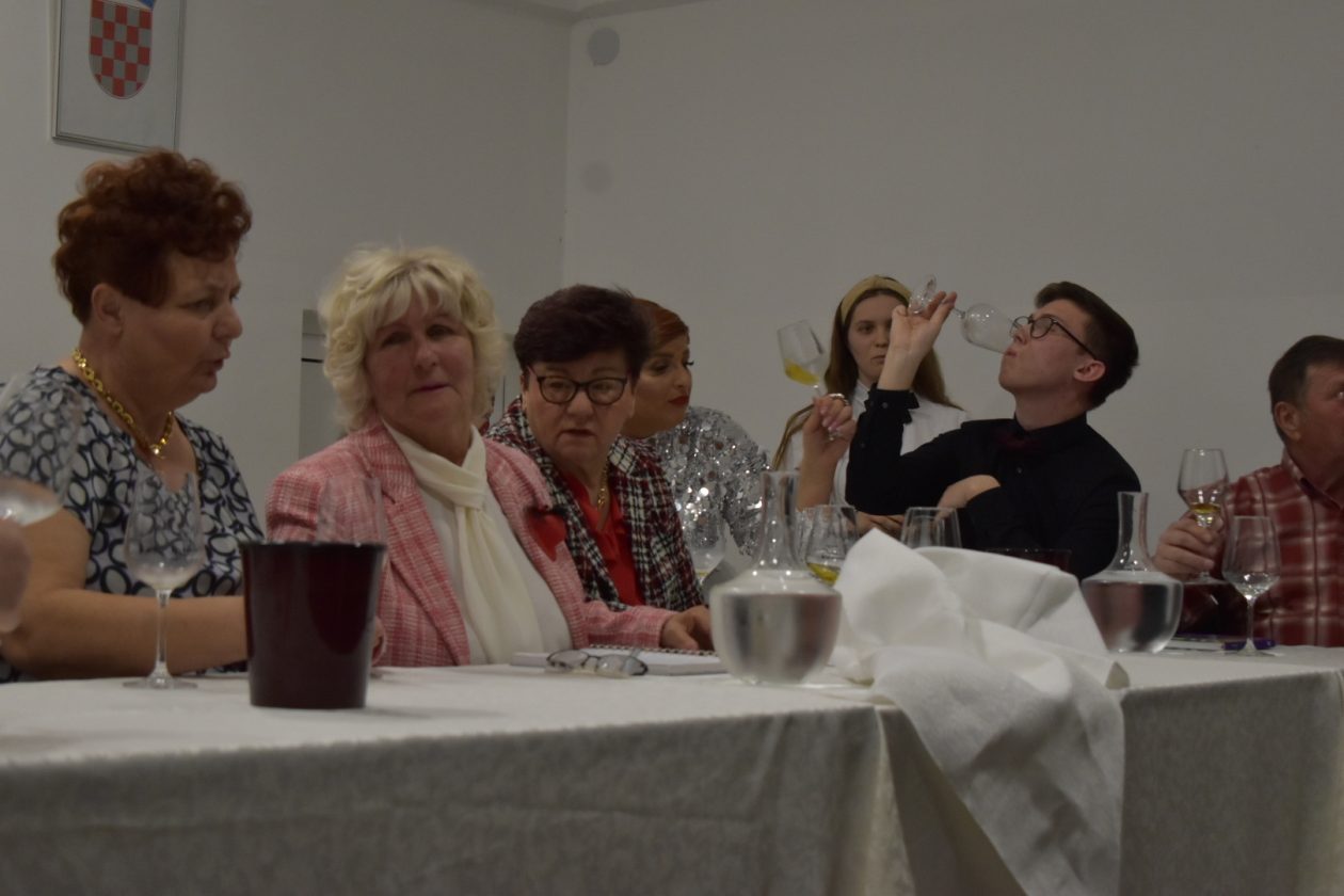 Hlapičina Sommelier predstava dan žena (8)