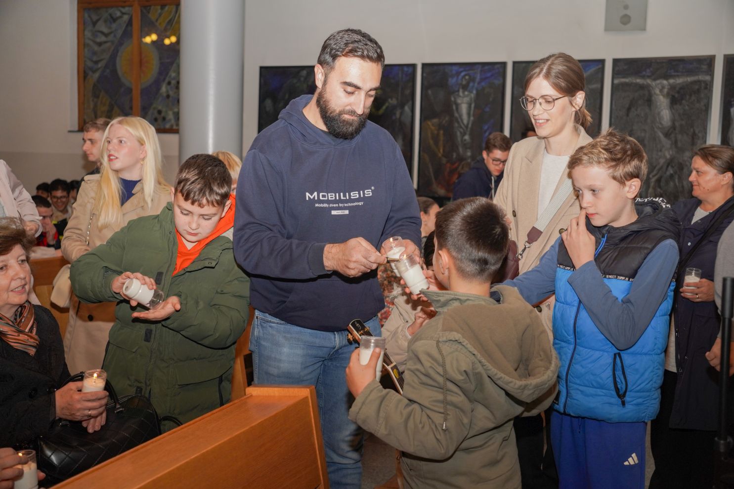 Holwyin Varaždin misa procesija svijeće molitva krunica (22)