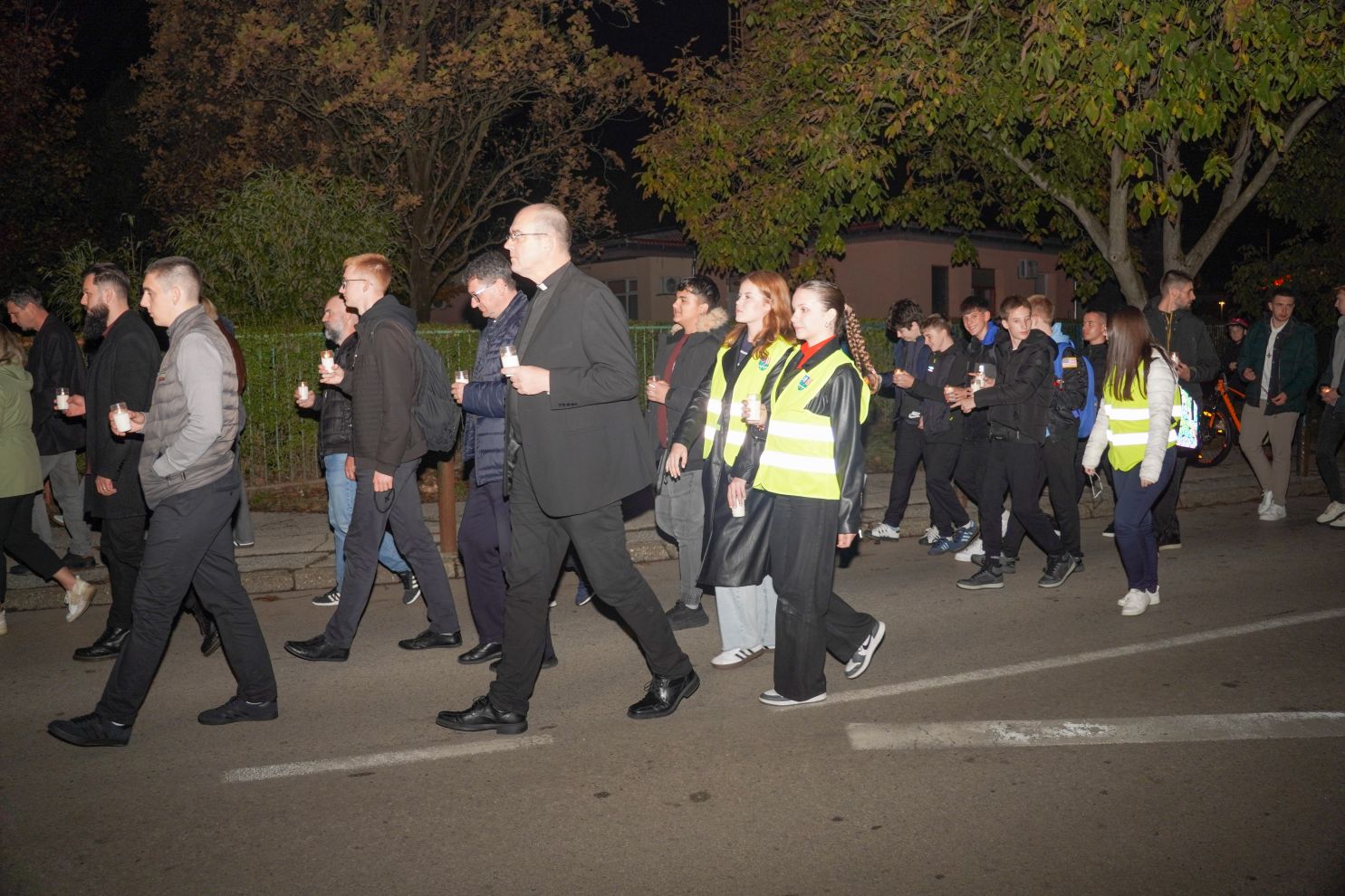Holwyin Varaždin misa procesija svijeće molitva krunica (25)