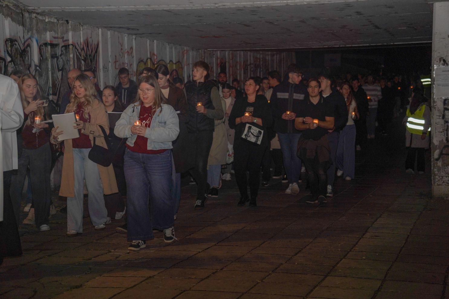 Holwyin Varaždin misa procesija svijeće molitva krunica (30)