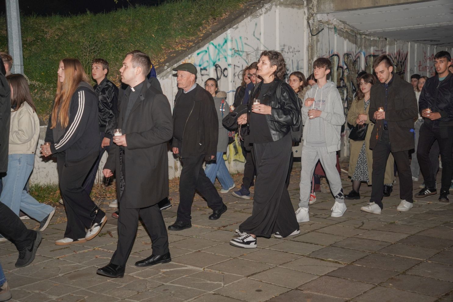 Holwyin Varaždin misa procesija svijeće molitva krunica (34)