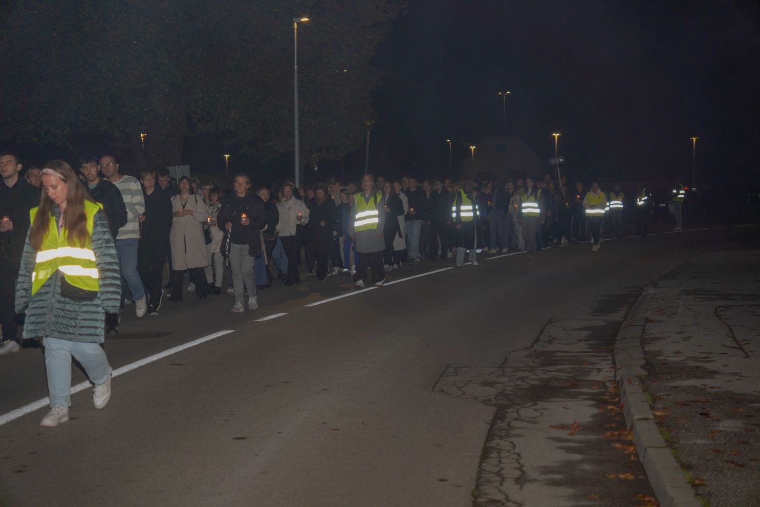 Holwyin Varaždin misa procesija svijeće molitva krunica (35)