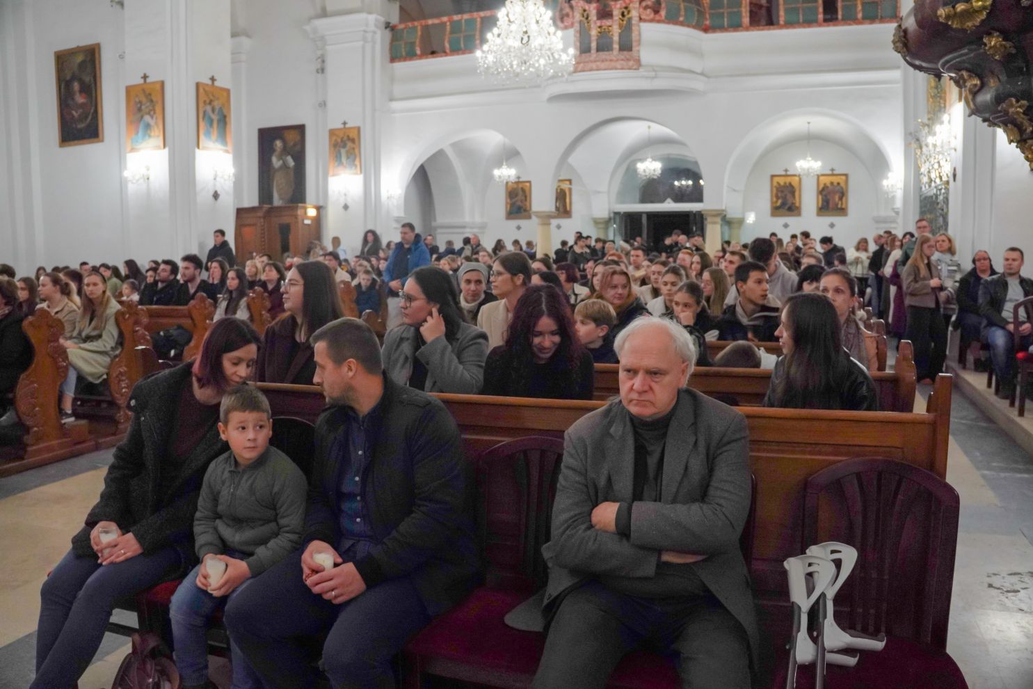 Holwyin Varaždin misa procesija svijeće molitva krunica (46)