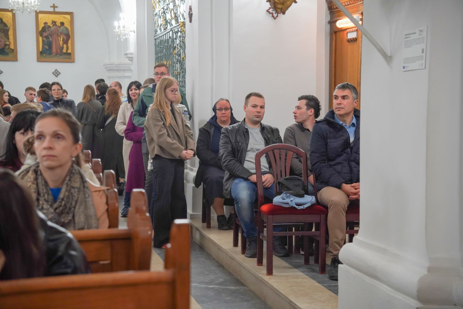 Holwyin Varaždin misa procesija svijeće molitva krunica (49)