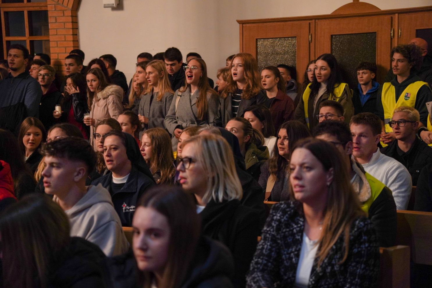Holwyin Varaždin misa procesija svijeće molitva krunica (7)