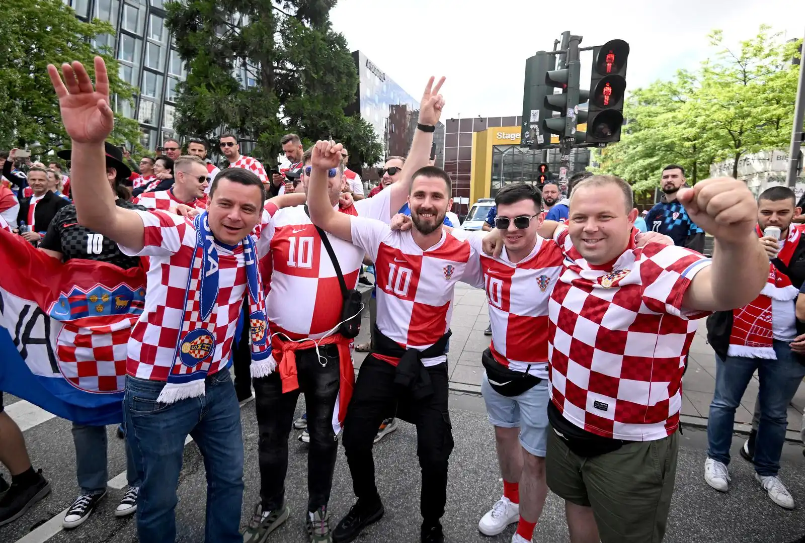 Hrvatski navijači Hamburg 2024 (15) Hrvatski navijači Hamburg 2024 (15)