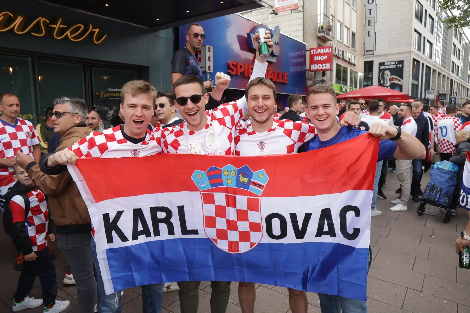 Hrvatski navijači Hamburg 2024 (5) Hrvatski navijači Hamburg 2024 (5)
