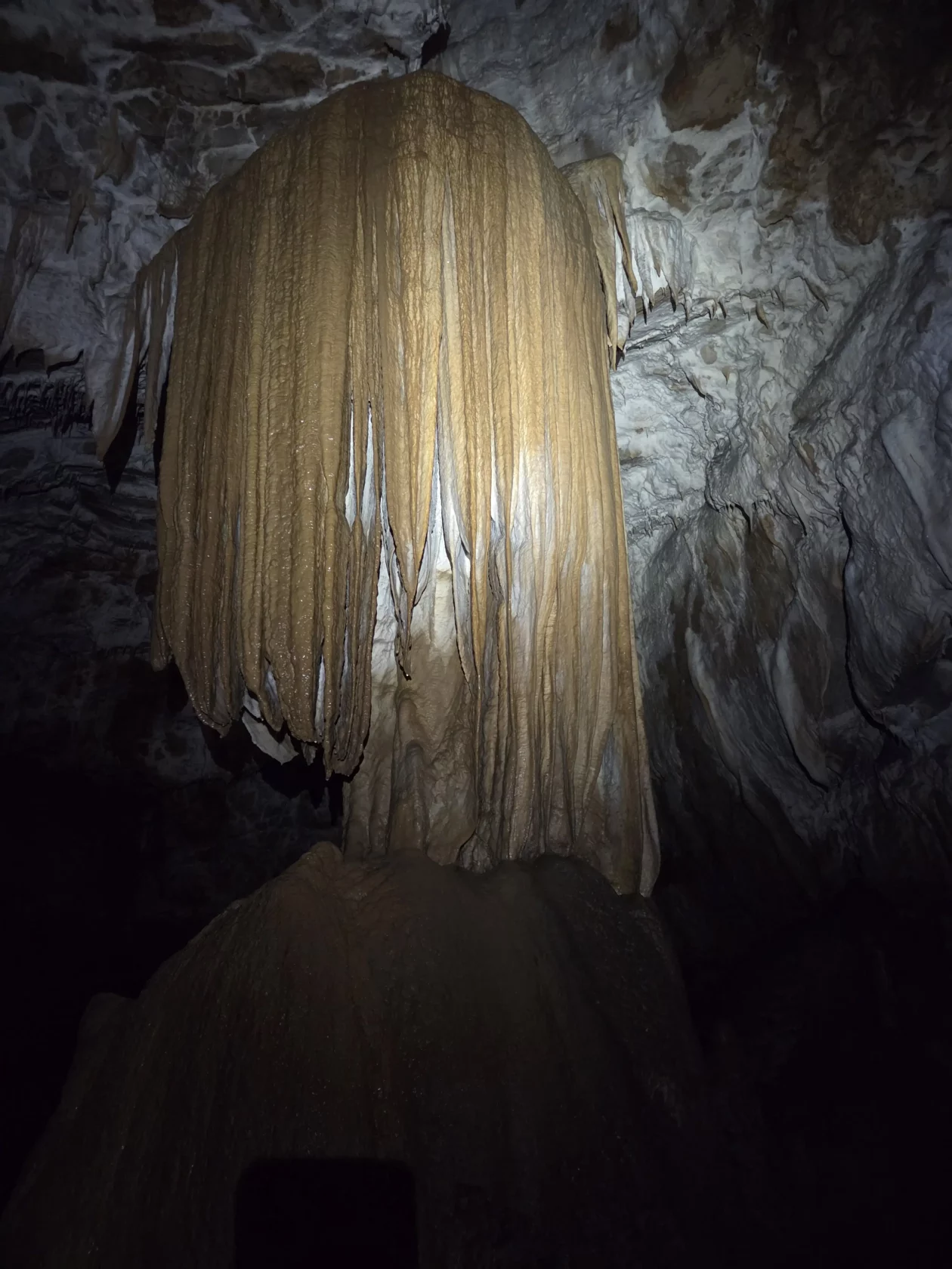 Hrvoje LEpoglavec – špiljski ukrasi