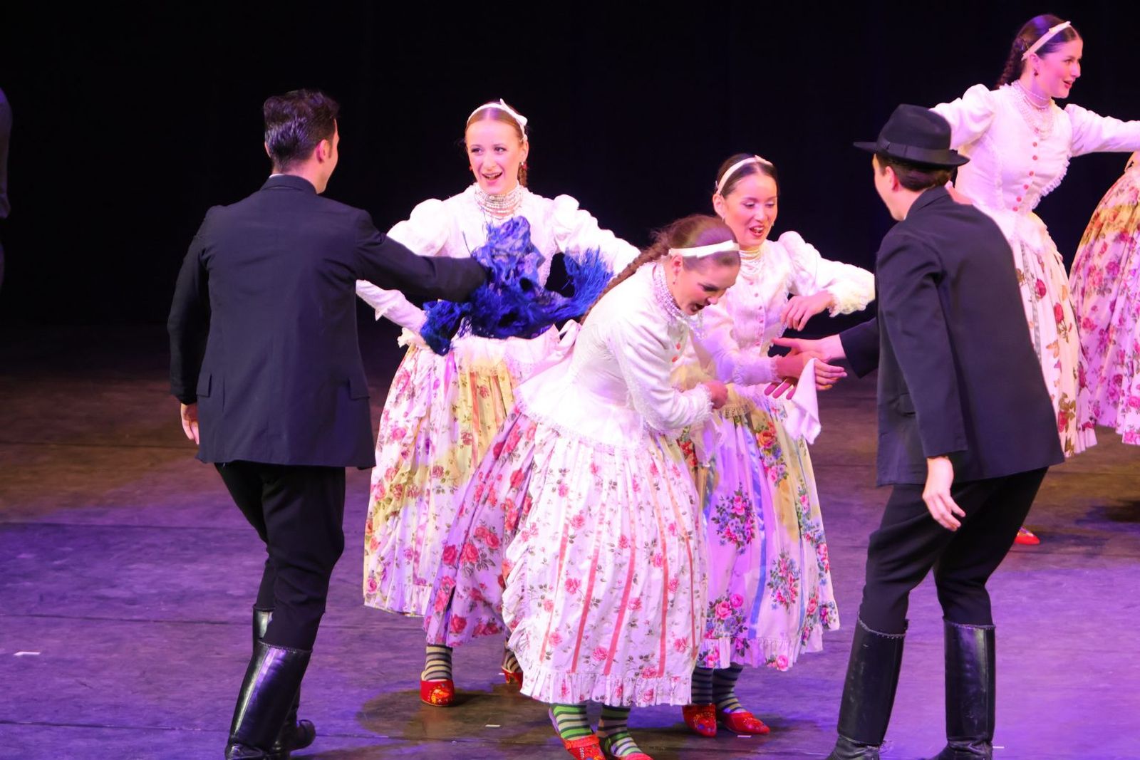 Hungarian National Folk Ensemble 28