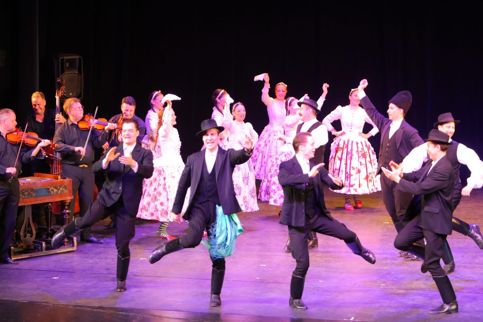 Hungarian National Folk Ensemble 29