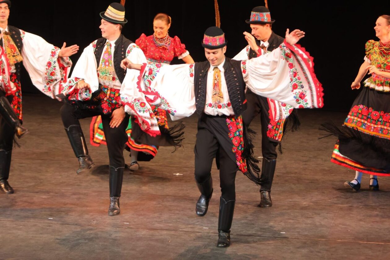 Hungarian National Folk Ensemble 38 Hungarian National Folk Ensemble 38