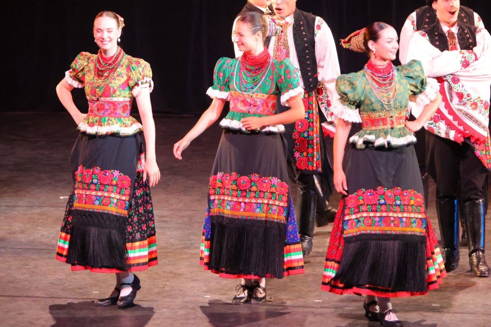 Hungarian National Folk Ensemble 40