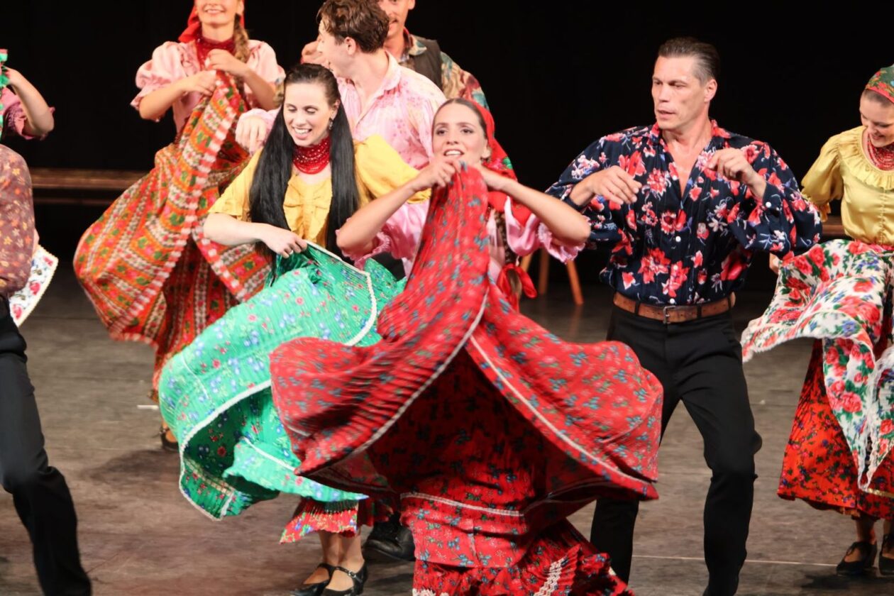 Hungarian National Folk Ensemble 6 Hungarian National Folk Ensemble 6