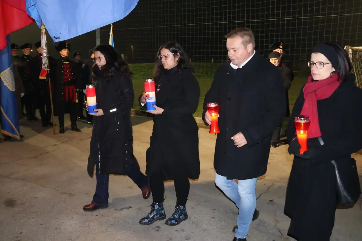 I-u-mom-gradu-Vukovar-svijetli-10