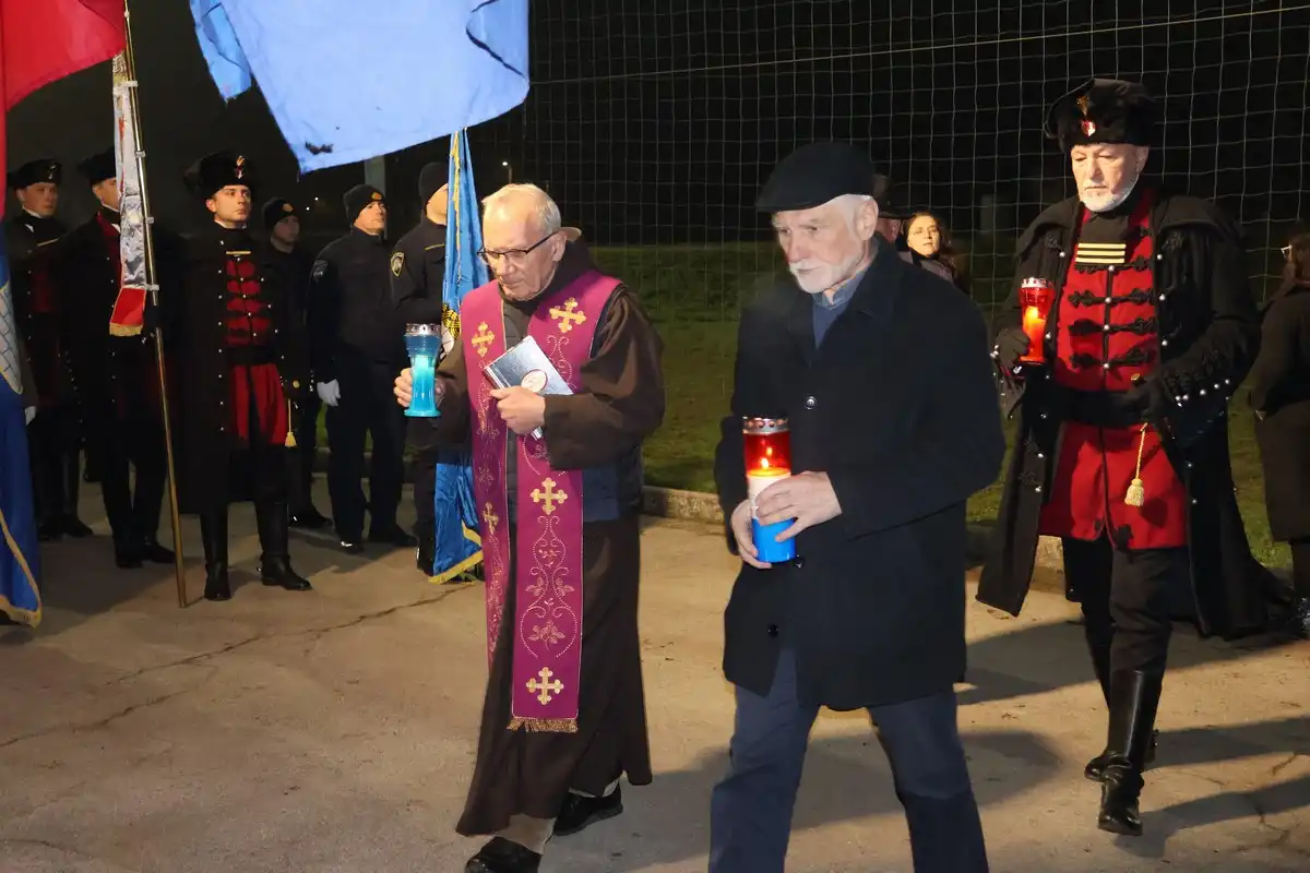 I-u-mom-gradu-Vukovar-svijetli-11