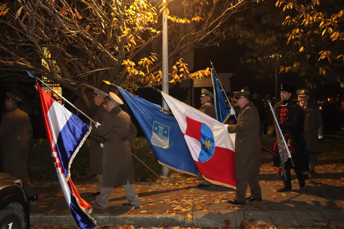 I-u-mom-gradu-Vukovar-svijetli-20