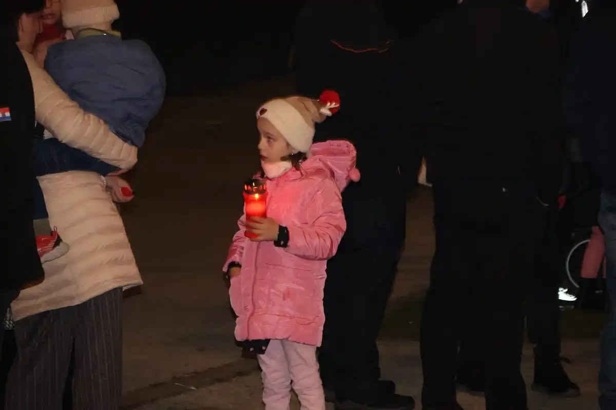 I-u-mom-gradu-Vukovar-svijetli-28