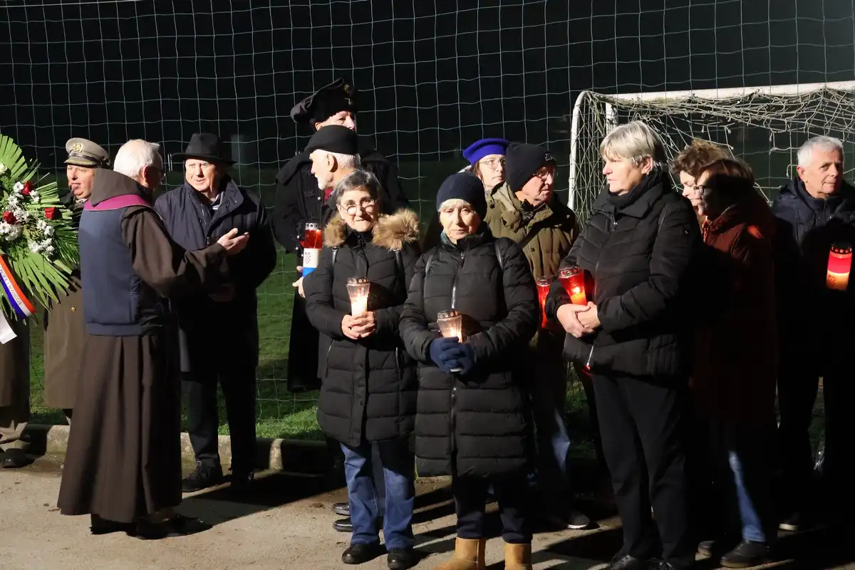 I-u-mom-gradu-Vukovar-svijetli-3