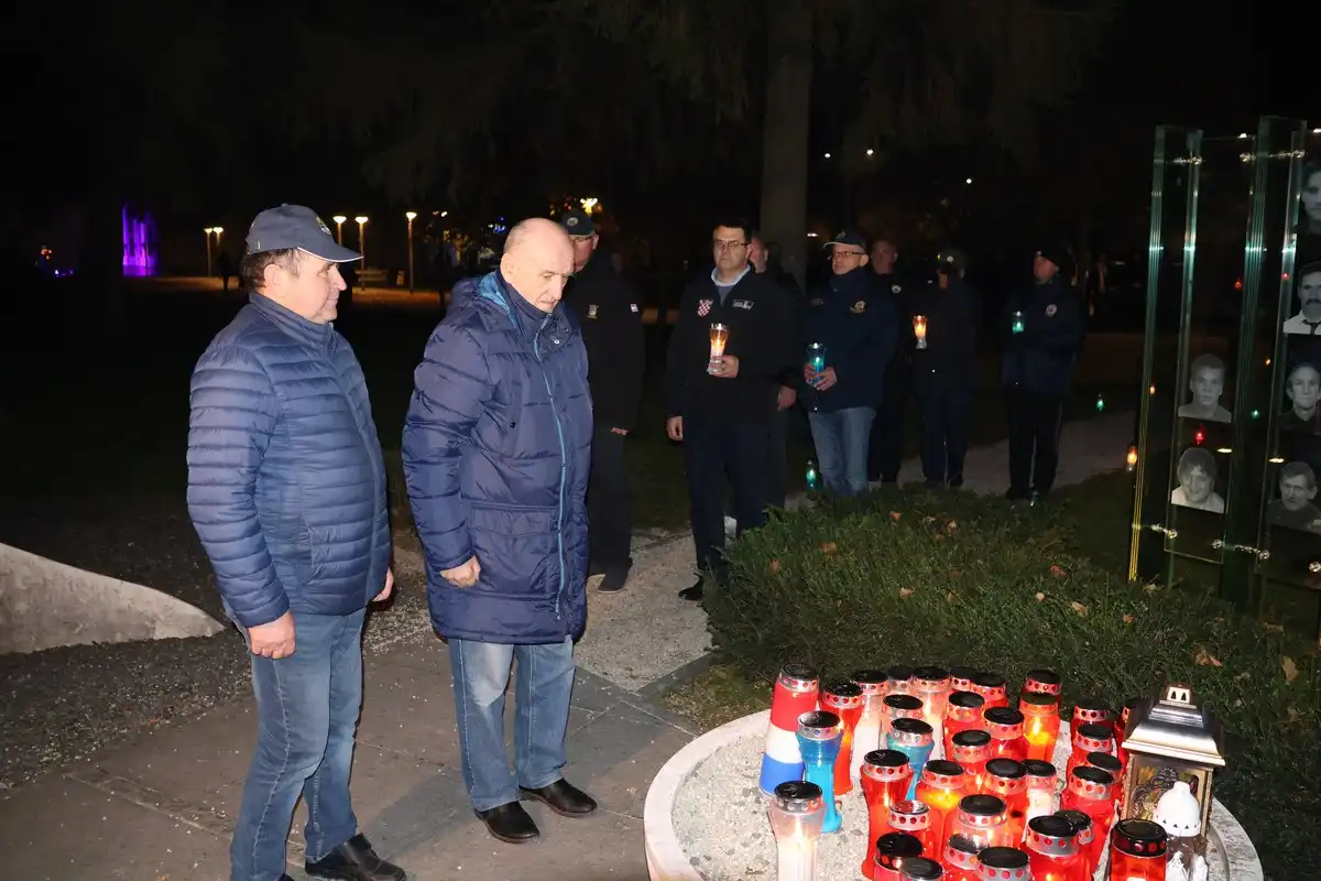 I-u-mom-gradu-Vukovar-svijetli-37