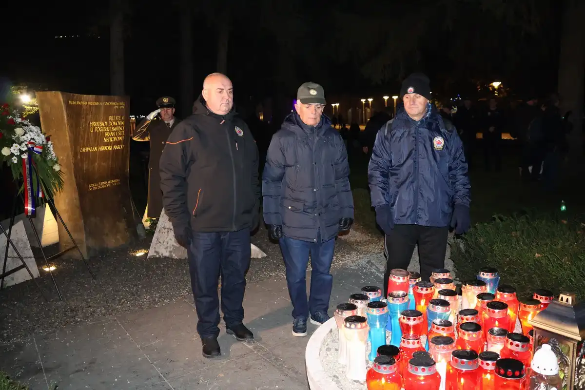 I-u-mom-gradu-Vukovar-svijetli-40