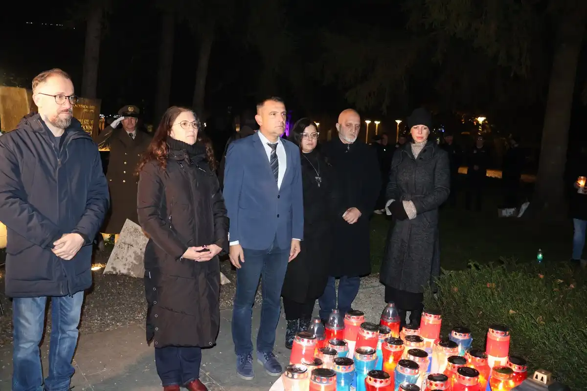 I-u-mom-gradu-Vukovar-svijetli-43