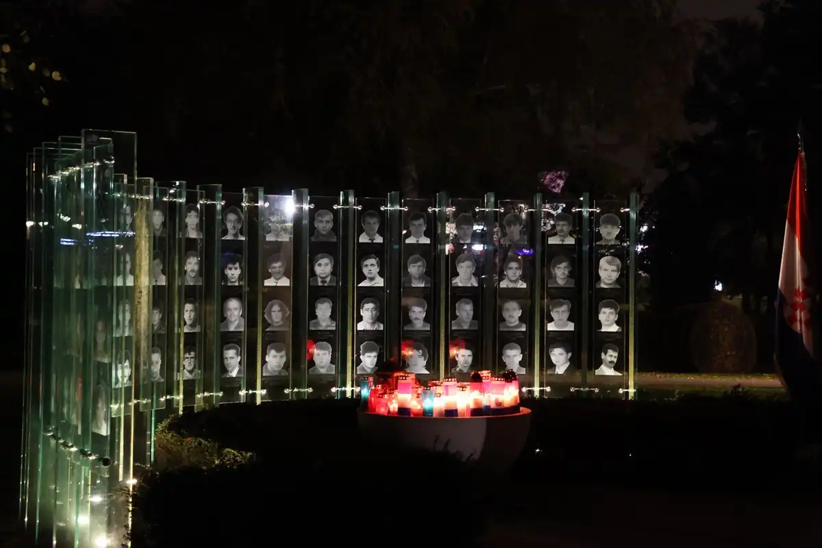 I-u-mom-gradu-Vukovar-svijetli-48