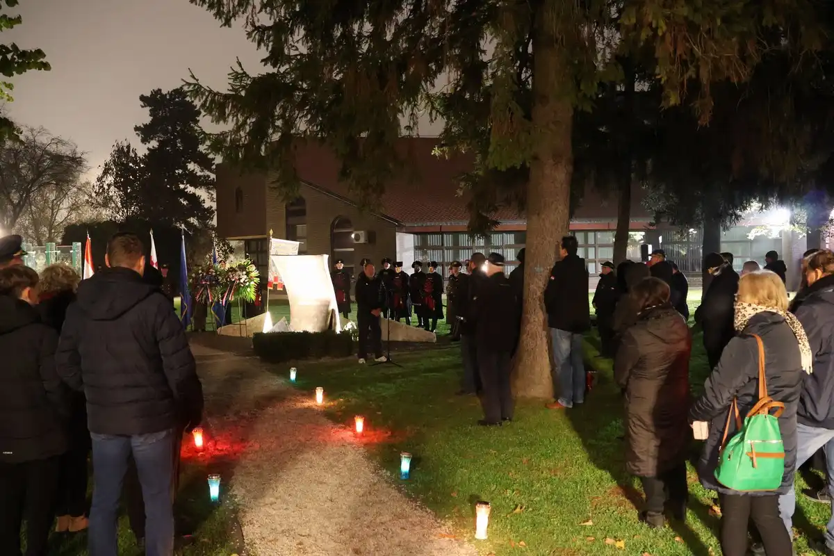 I-u-mom-gradu-Vukovar-svijetli-49