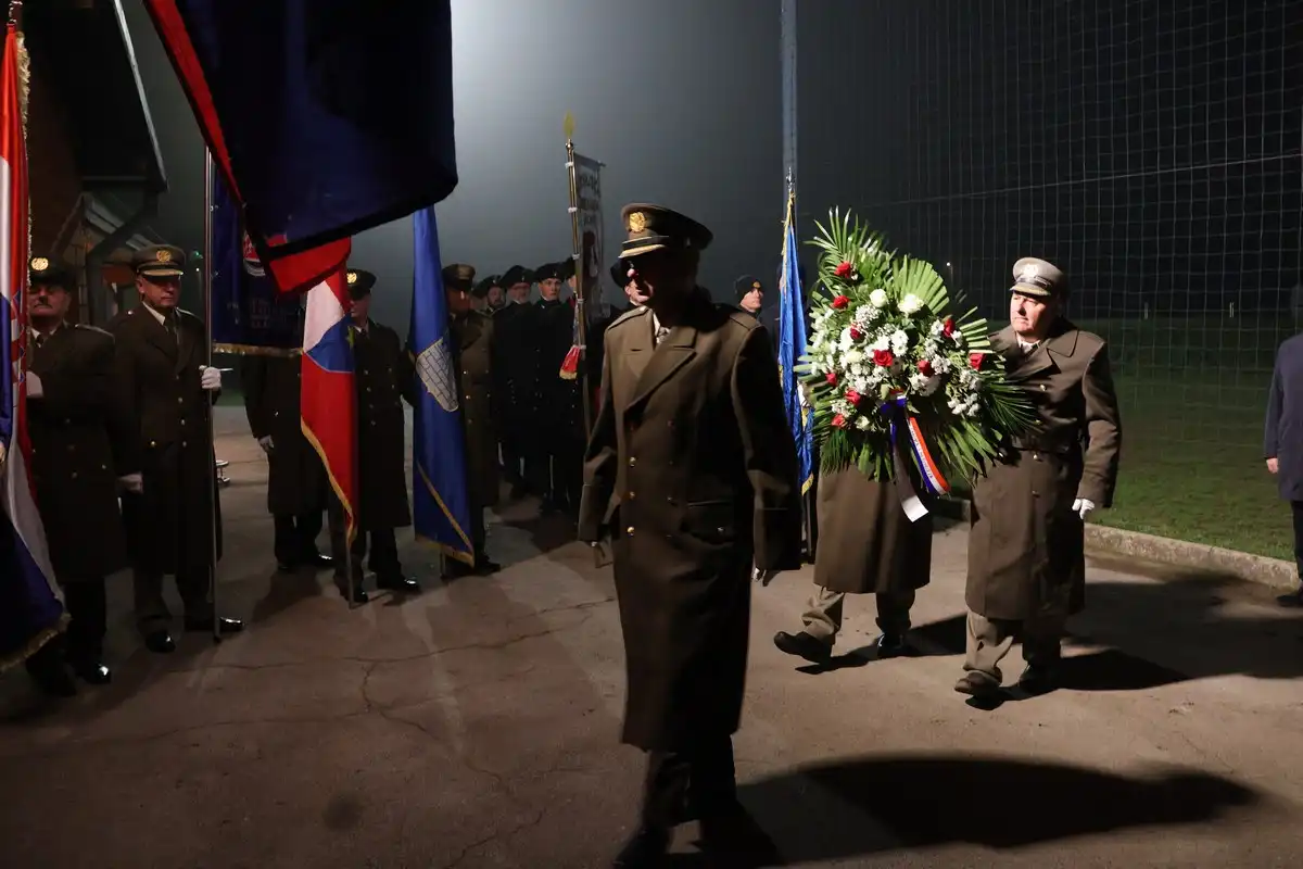 I-u-mom-gradu-Vukovar-svijetli-5