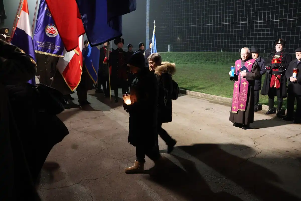 I-u-mom-gradu-Vukovar-svijetli-6