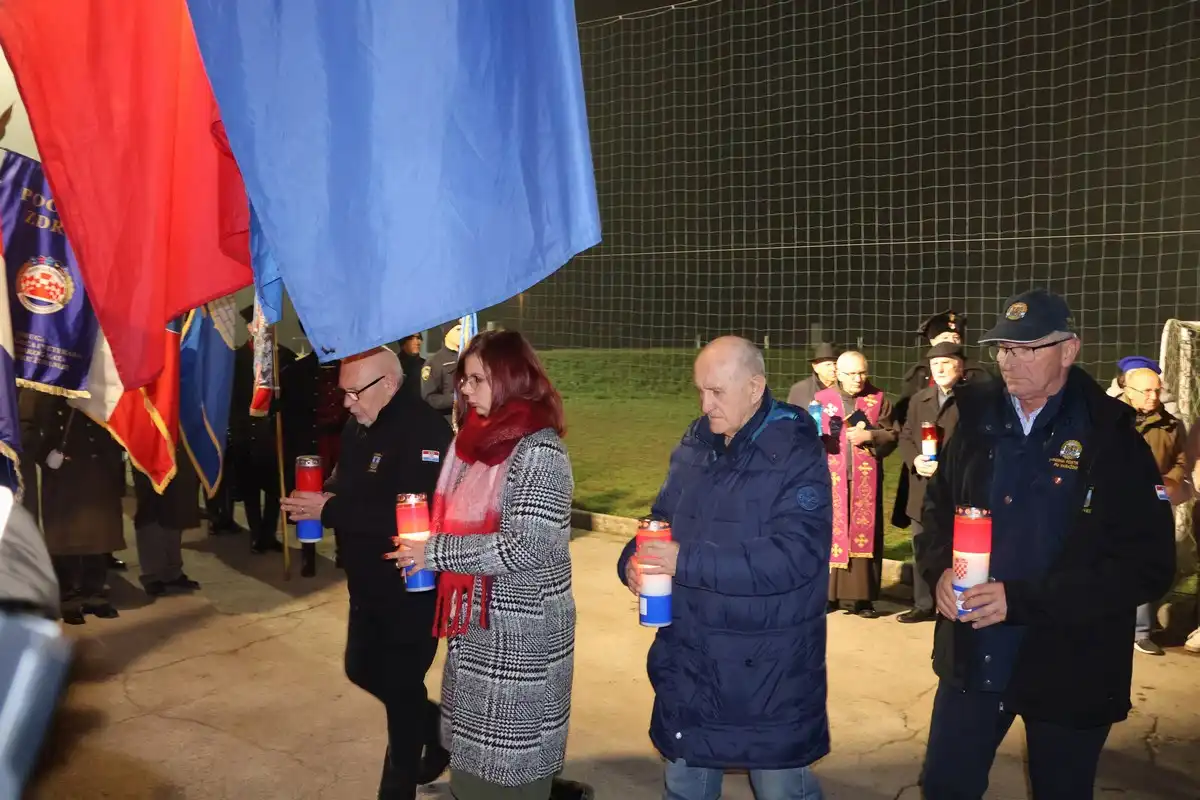 I-u-mom-gradu-Vukovar-svijetli-8