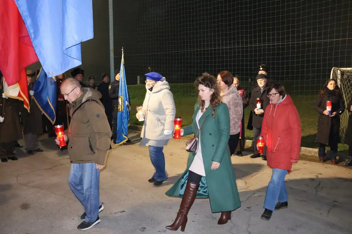 I-u-mom-gradu-Vukovar-svijetli-9