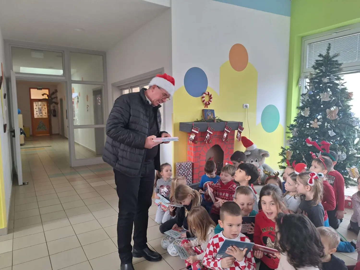 IMG-16eb1d5dedf661726e90ce50820b9c67-V