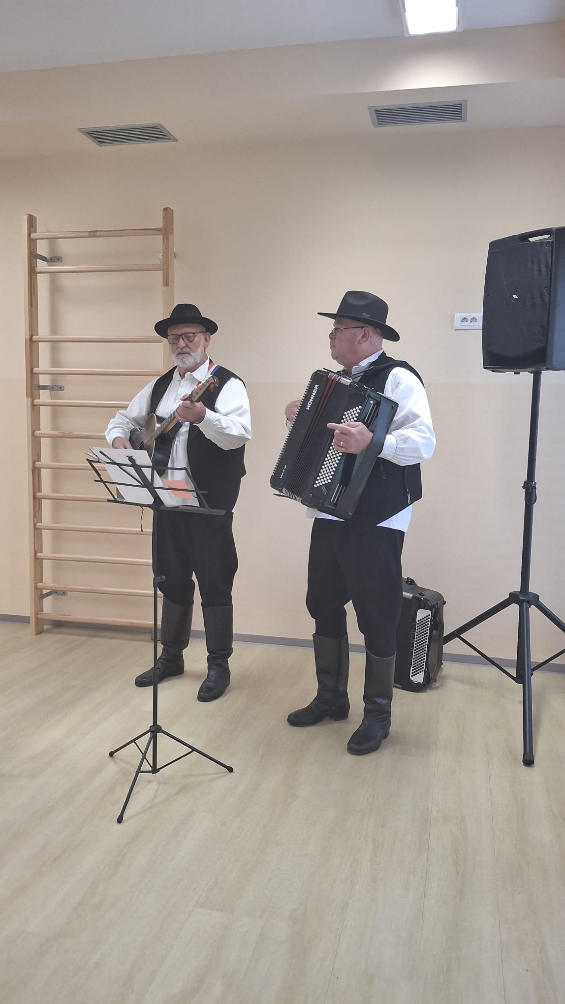 DV cvrčak PO stonoga