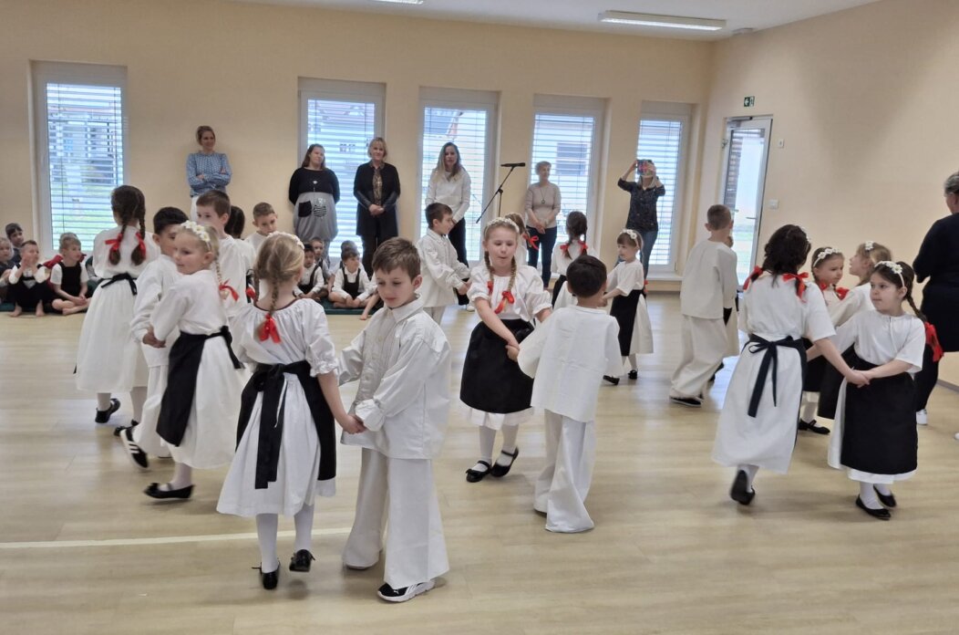 DV cvrčak PO stonoga