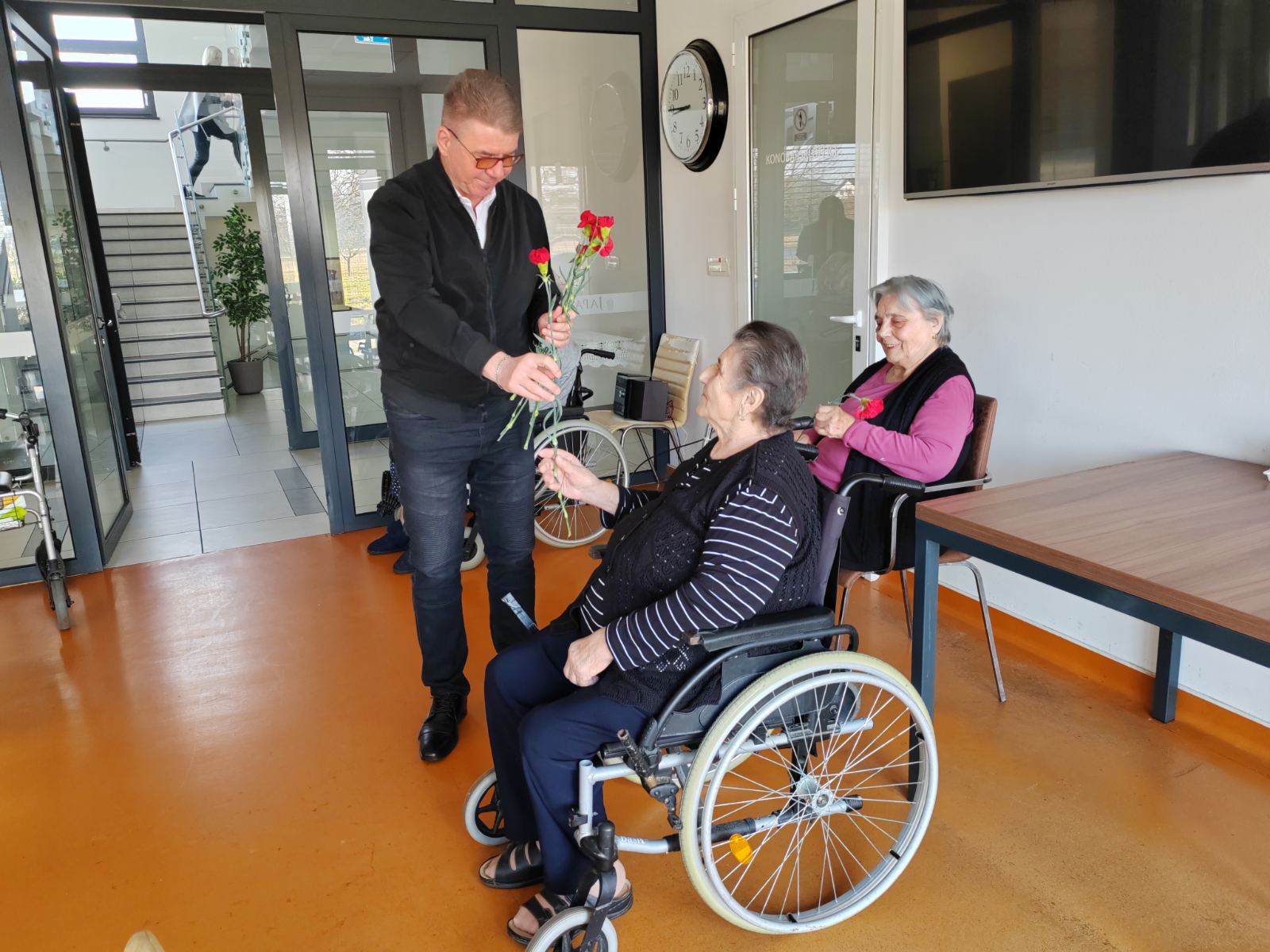 IMG-2cd77a13475f33b42e6424bf600f6e6f-V IMG-2cd77a13475f33b42e6424bf600f6e6f-V