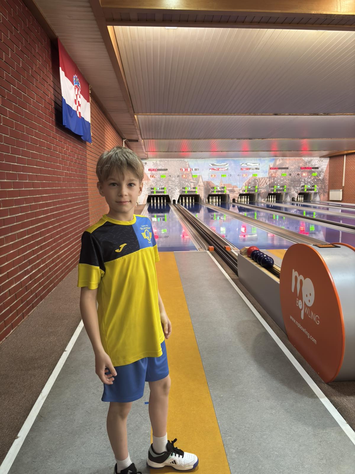 kuglanje mladi kuglanje mladi