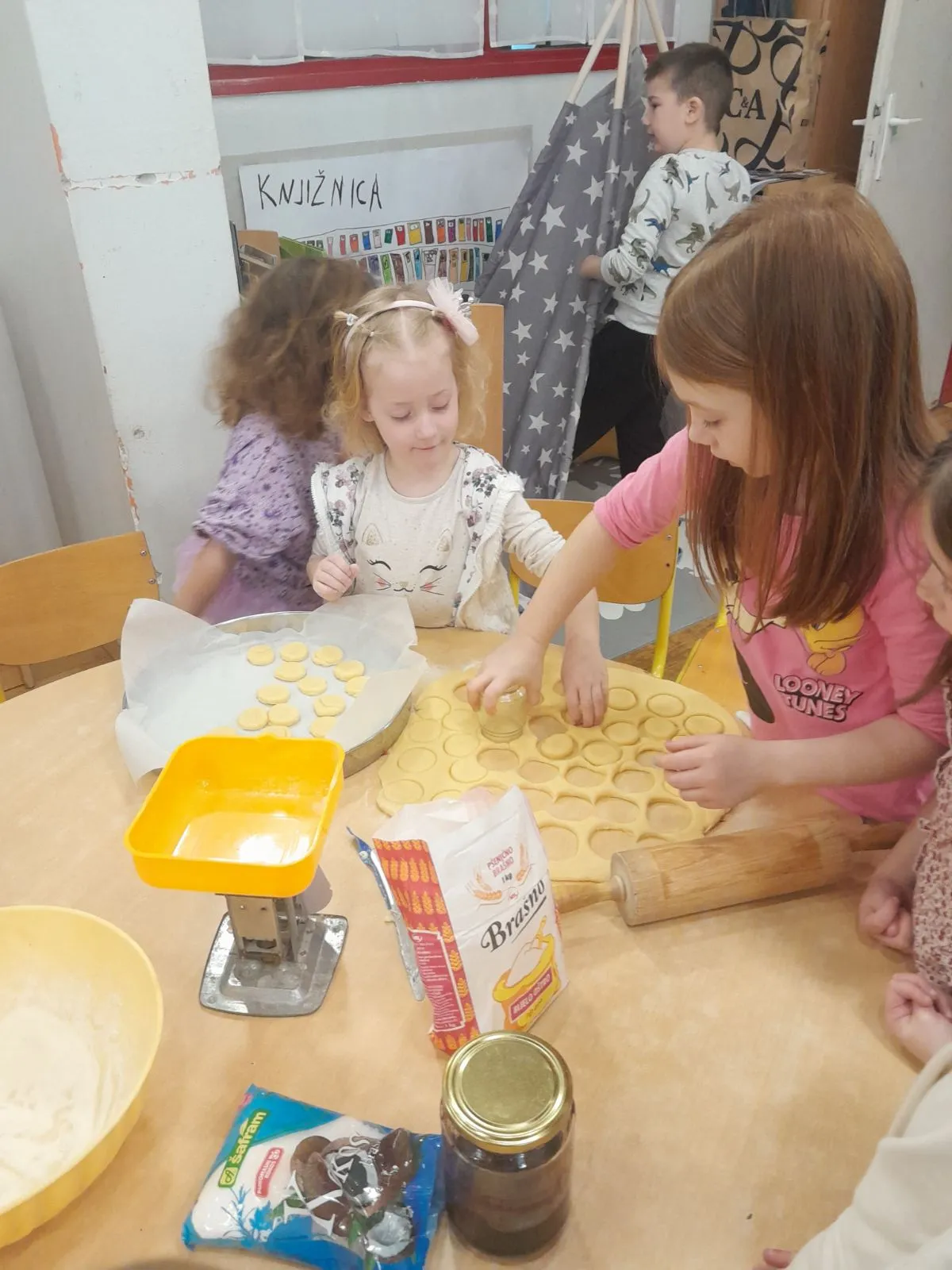 IMG-410b7d265ded3924f32b6d3a5a0c32ec-V