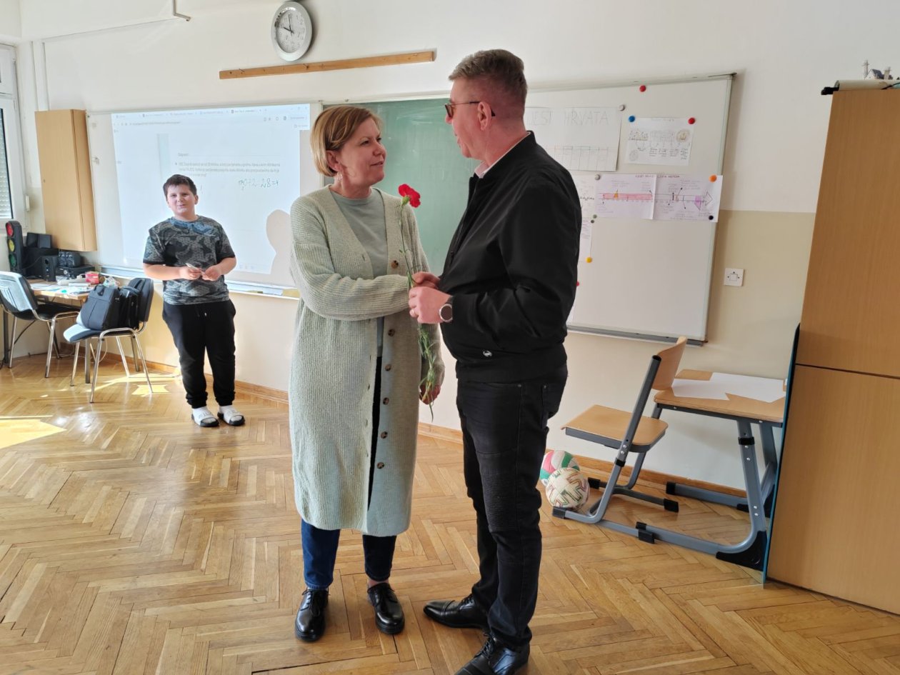 IMG-44b069898e442905f9c719f16d474195-V