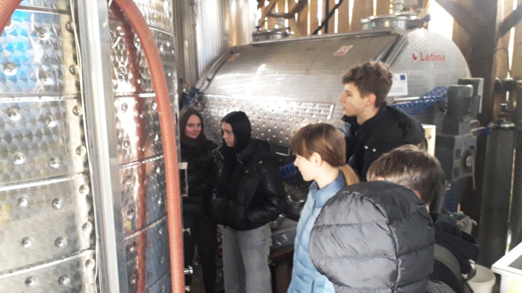 IMG-5679b7cfc0097e15c1633afa8ad9ef57-V IMG-5679b7cfc0097e15c1633afa8ad9ef57-V