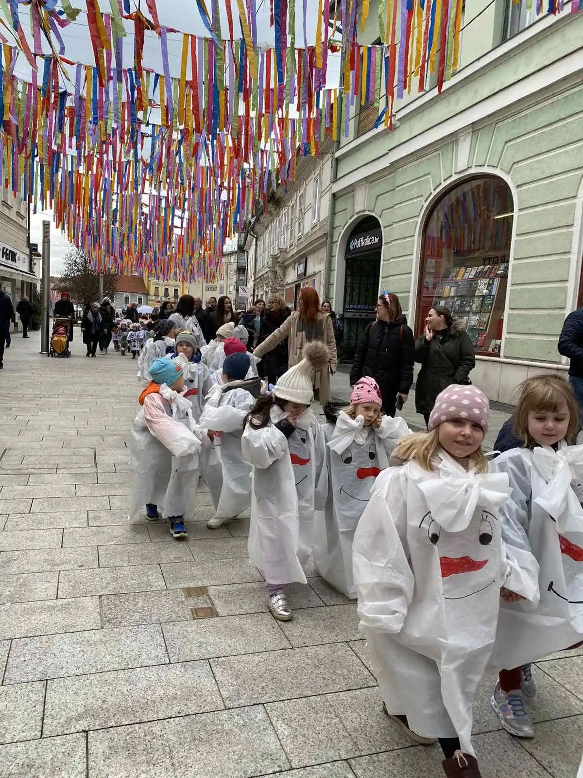 IMG-5d82fb4a24f58af8e2f99eec8b8acc11-V IMG-5d82fb4a24f58af8e2f99eec8b8acc11-V