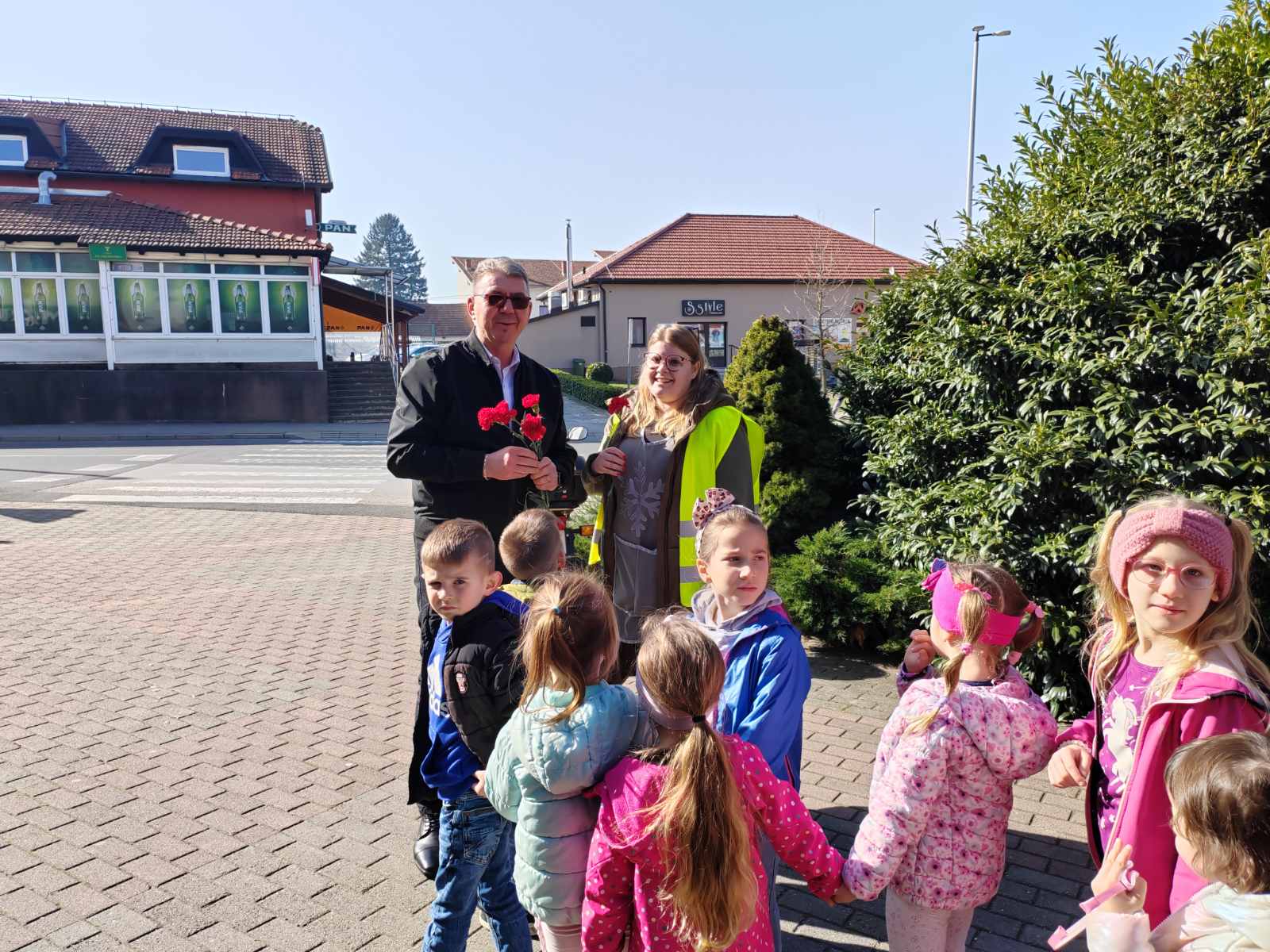 IMG-6c6b96a50359a3d7ccc1c96dffc42d0a-V IMG-6c6b96a50359a3d7ccc1c96dffc42d0a-V