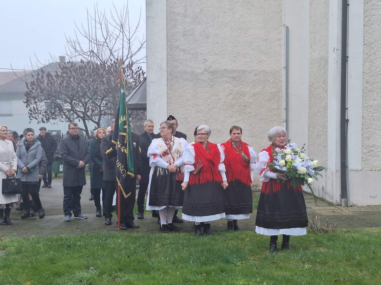 IMG-70d9a528c3d0b0f829255ec7e5437028-V