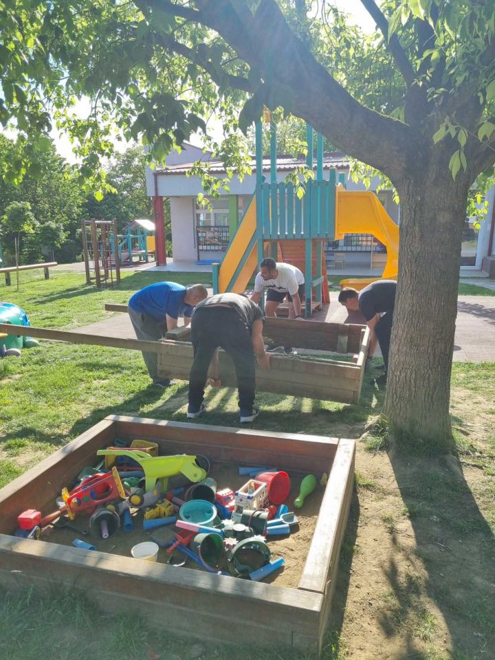 Zajedno za vrtić: Roditelji i djelatnici uljepšali dvorište