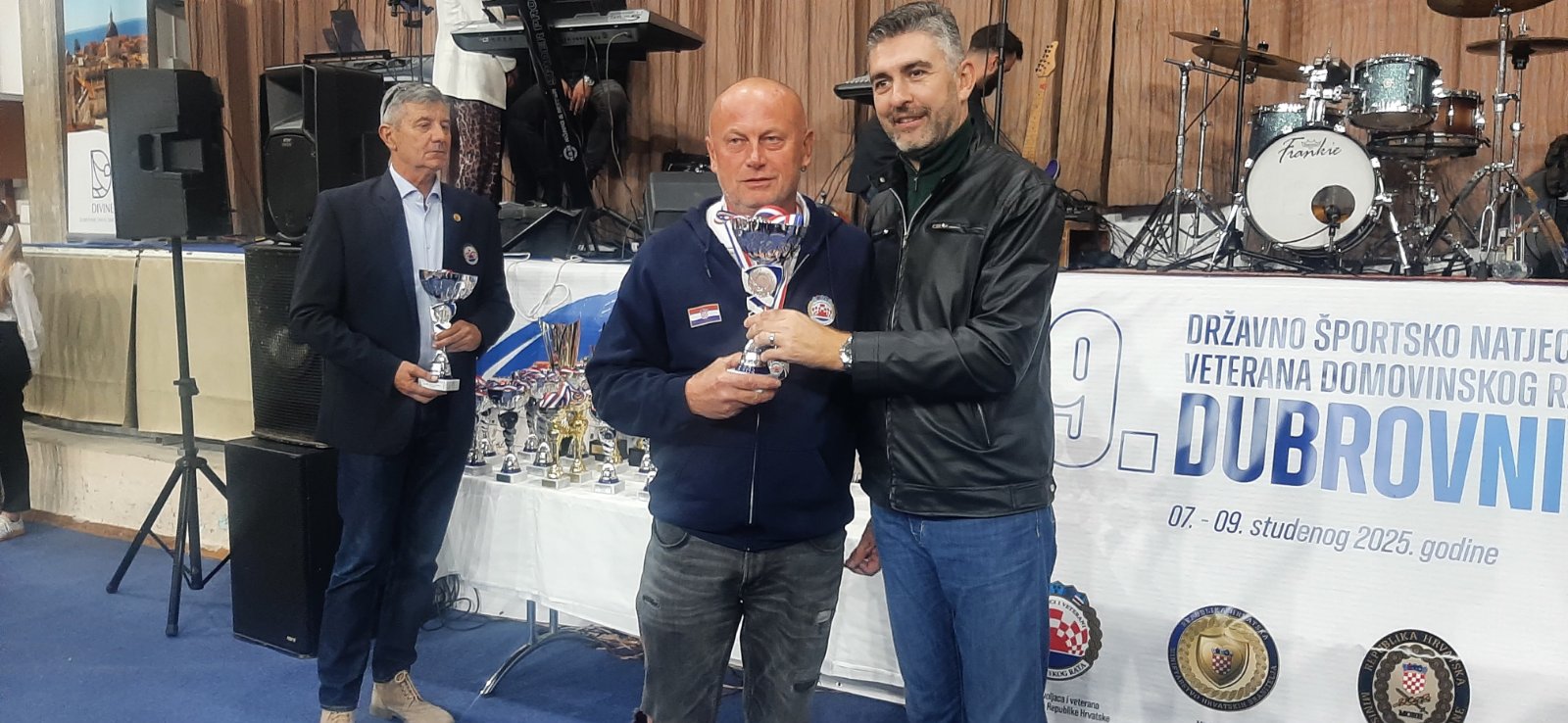 IMG-97db4a58e638d1814a70705750935d1b-V