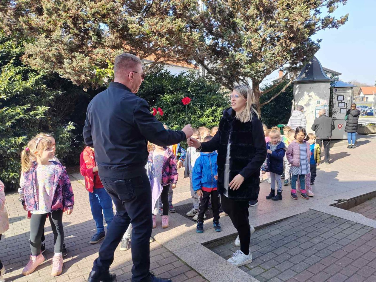 IMG-a5499dbf5610ea472a3054d577b0a0e0-V