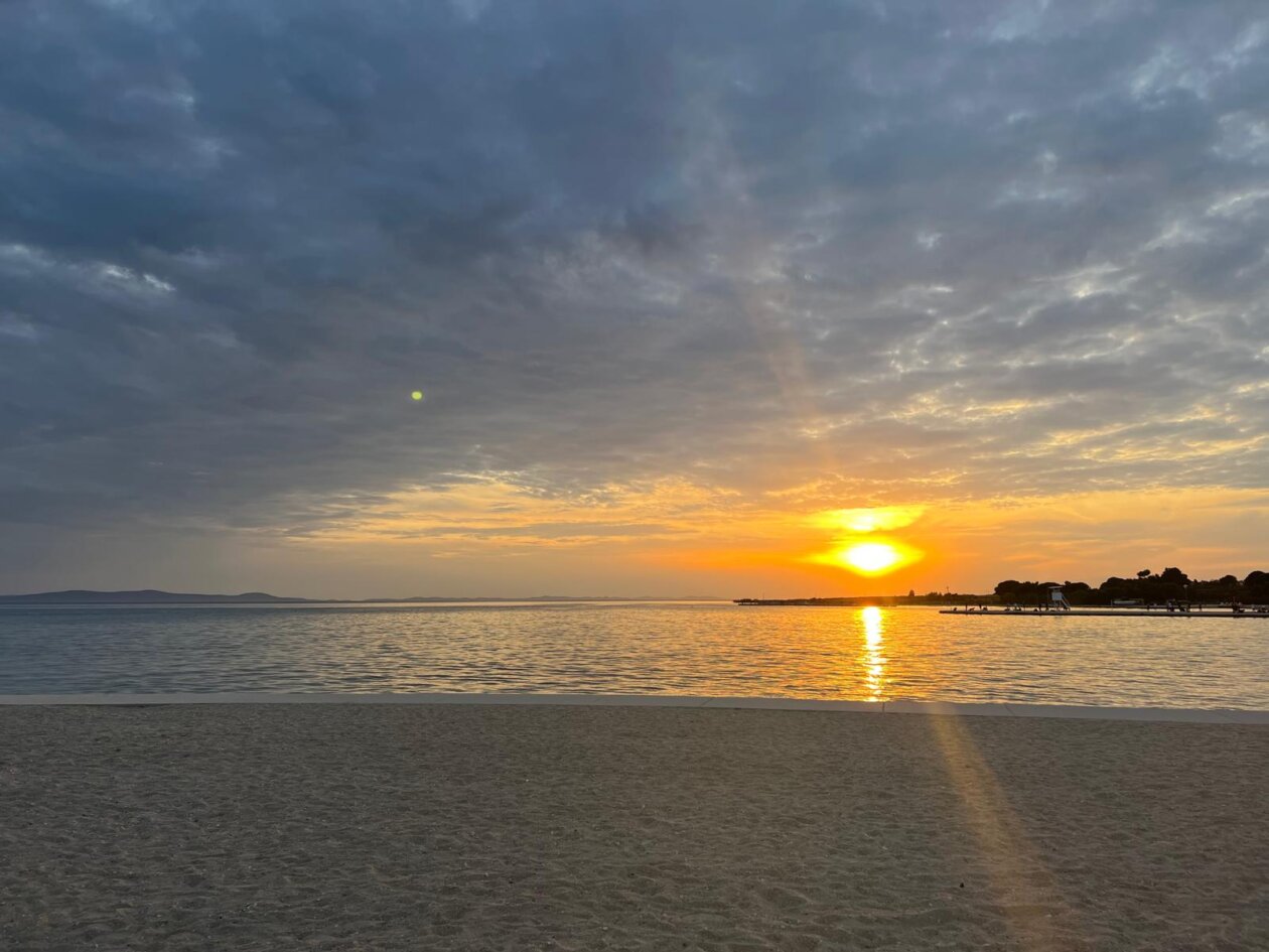 IMG-c22164b4f5d5812e312454046bd3f63d-V