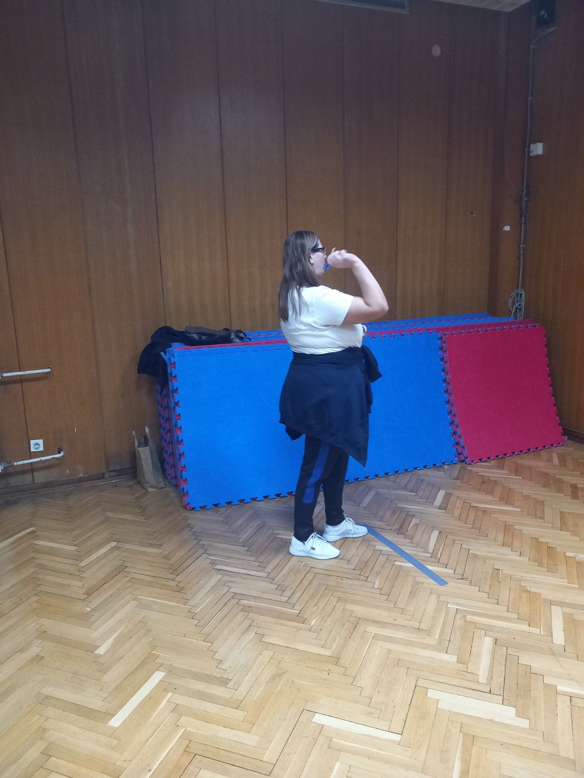 IMG-e875ce03b368c7fe626c1eb70d5b7240-V