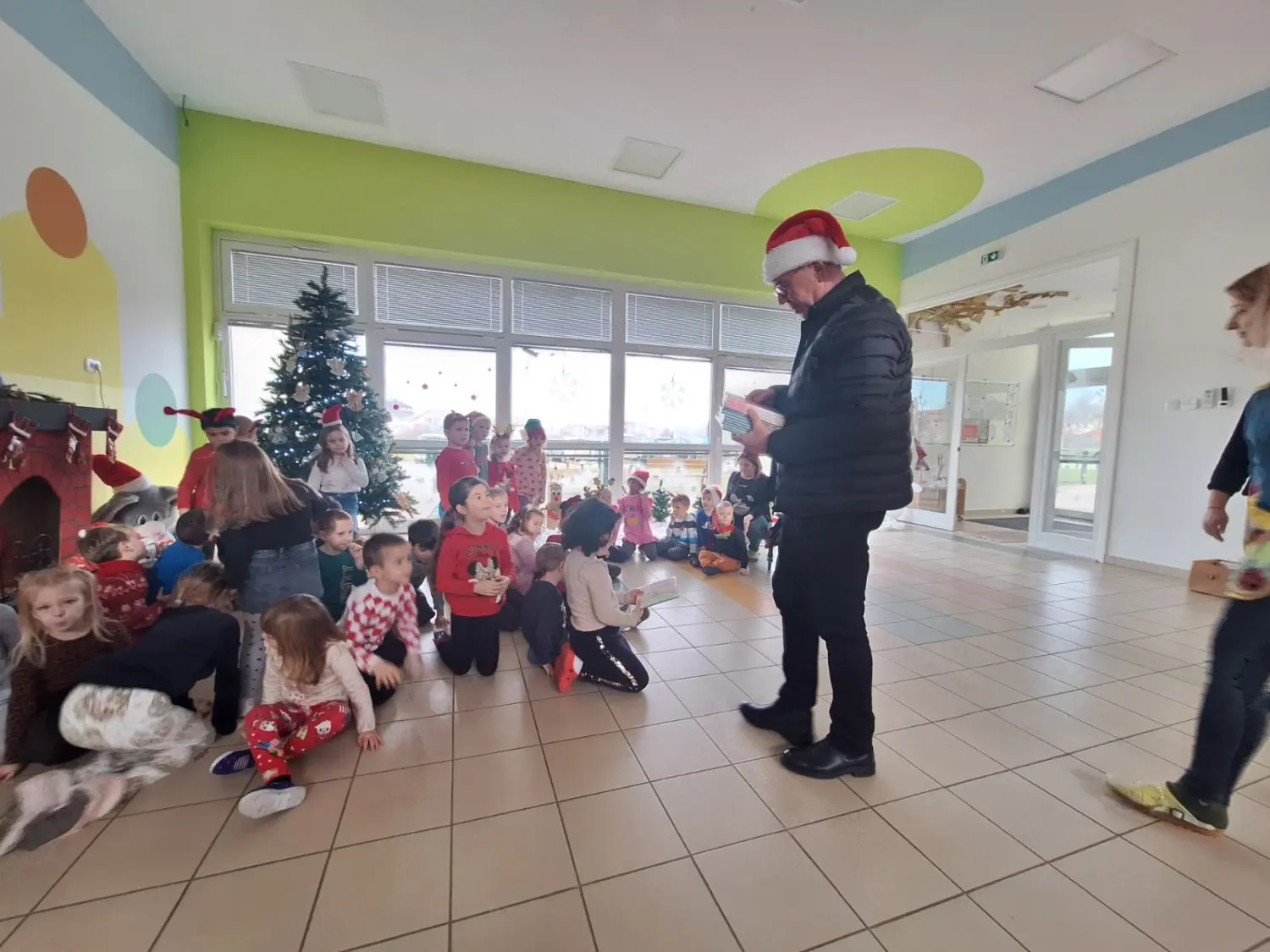 IMG-fe6225e5dbecc1673e53f1ab0541c30b-V