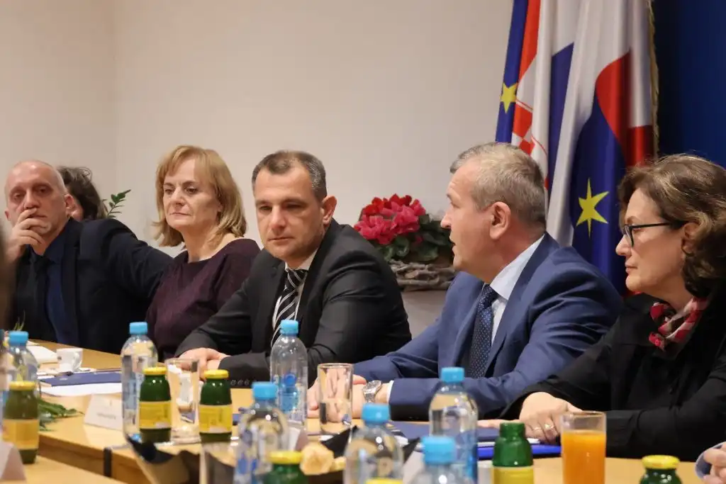 IMG_0191-1024×683 IMG_0191-1024×683